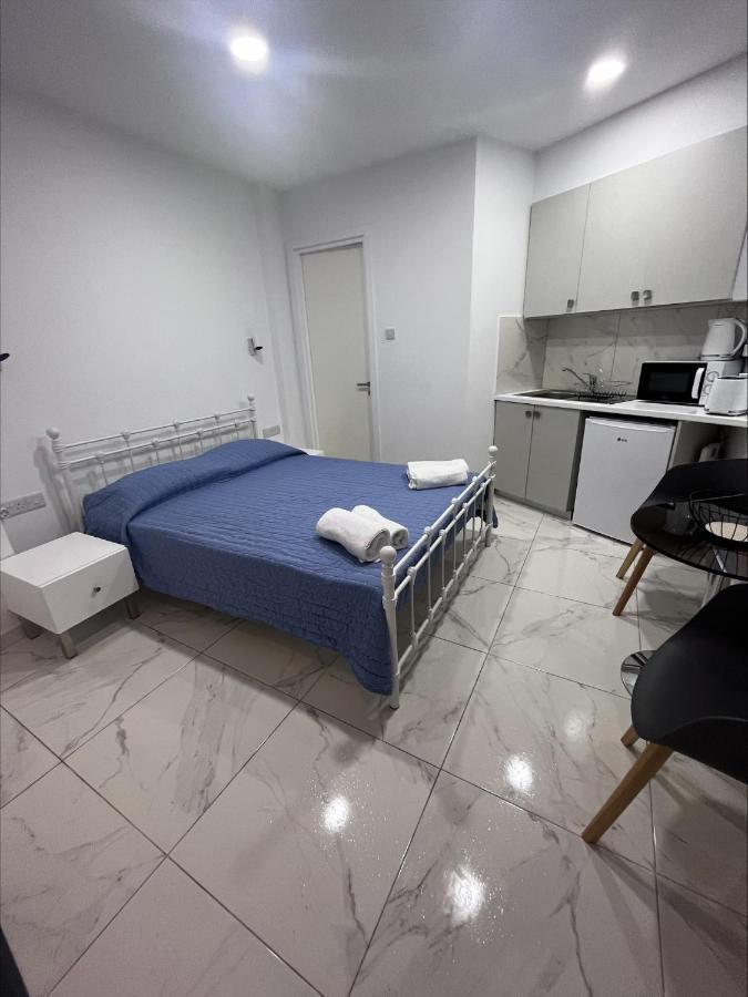 Jacks Apartment Paphos Exterior foto