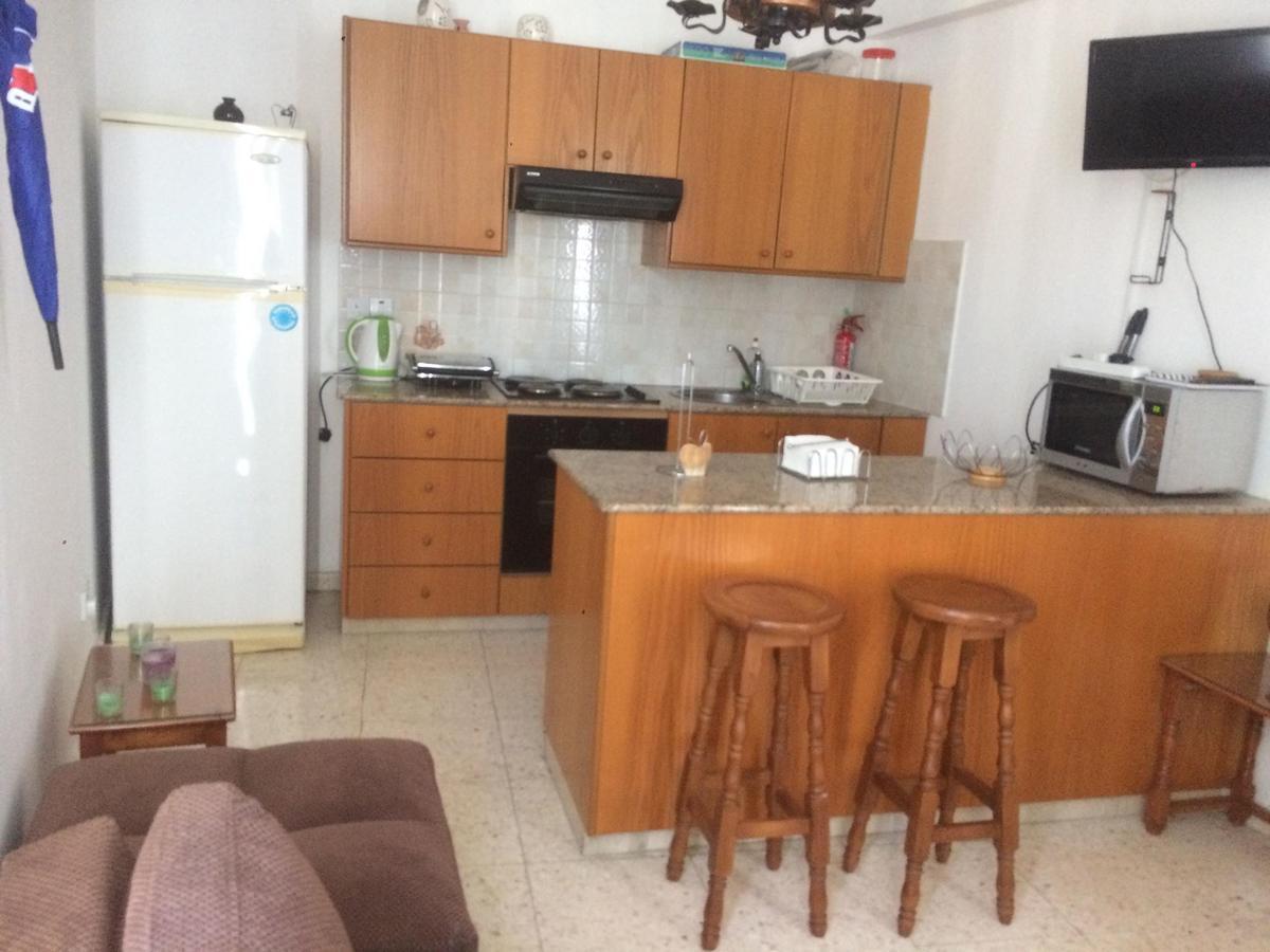 Jacks Apartment Paphos Exterior foto